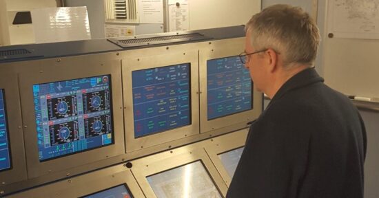 Control room operator in PIsys Simulator